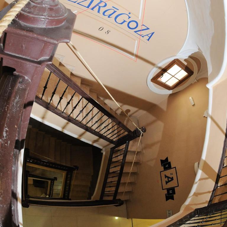 Be Zaragoza Hostel - Habitación Familiar con baño compartido (2 adultos + 1 niño) [BI] - 2