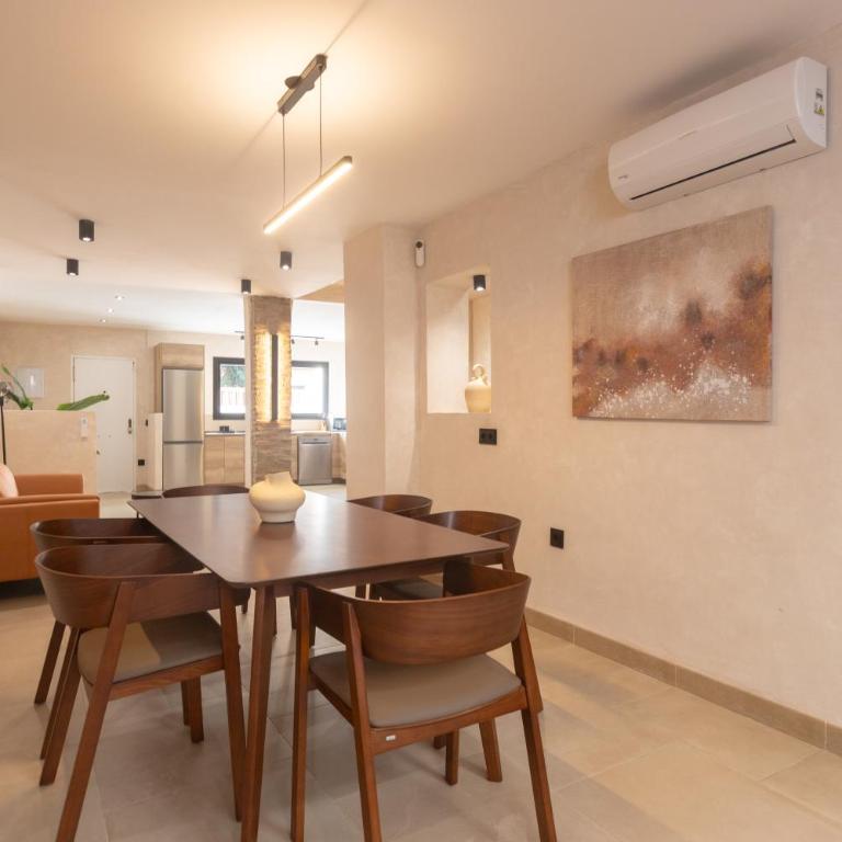 Villa privada con barbacoa y patio cerca de la playa Torremolinos - Casa de 3 dormitorios - 11