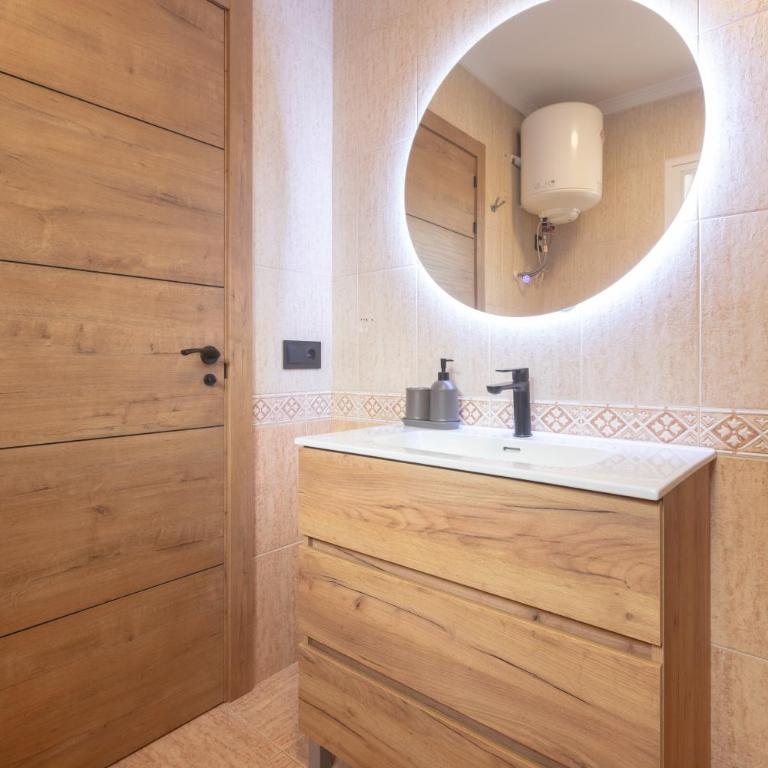 Villa privada con barbacoa y patio cerca de la playa Torremolinos - Casa de 3 dormitorios - 22