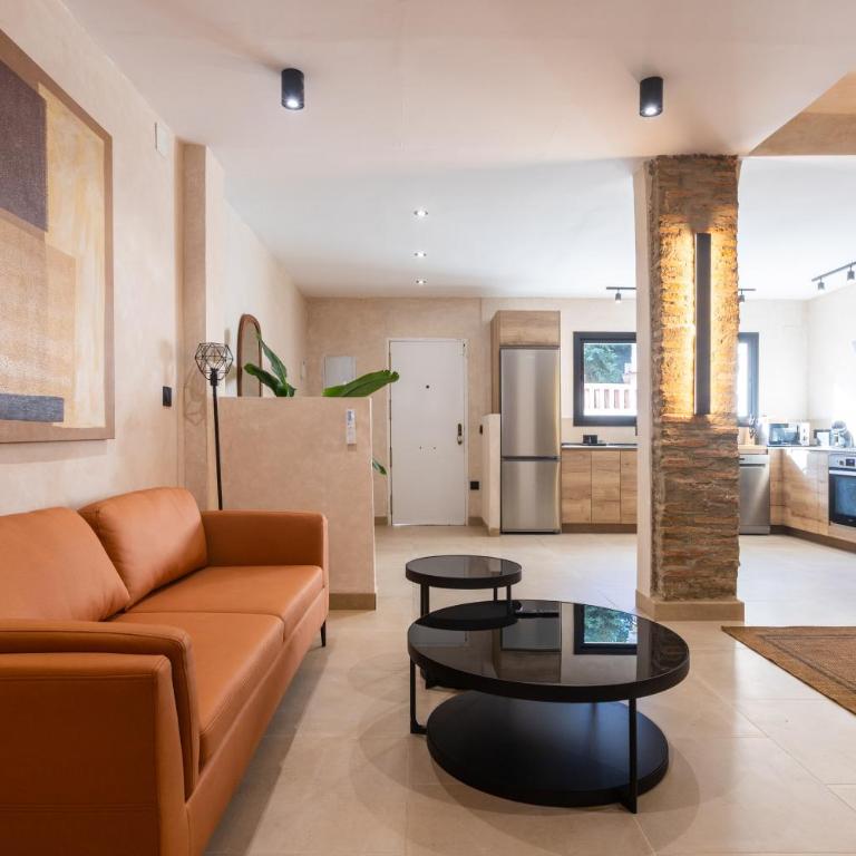Villa privada con barbacoa y patio cerca de la playa Torremolinos - Casa de 3 dormitorios - 1