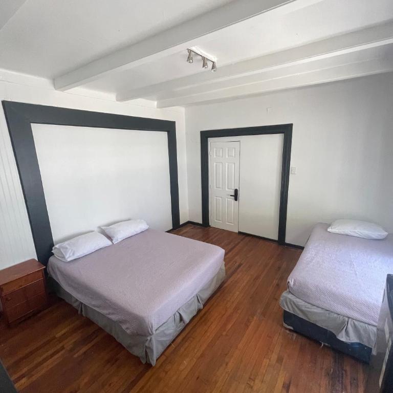 Hostal Valle Norte - Triple Room with Shared Bathroom - 2