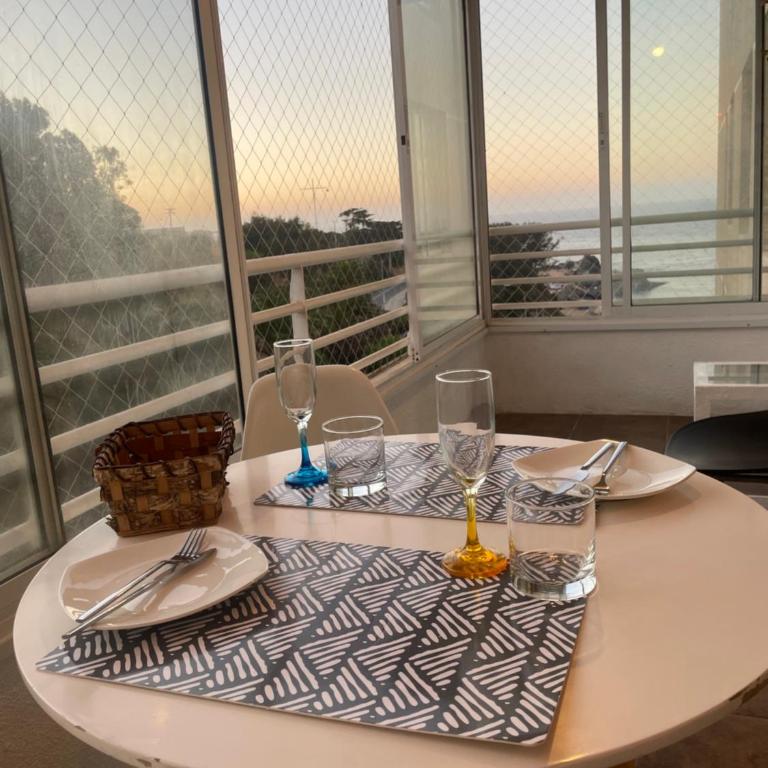 Disfruta en este departamento con vista al mar - Two-Bedroom Apartment with Balcony and Sea View - 2