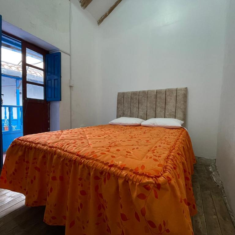 Hostel - Cusco Dorms - Habitación con cama extragrande. - 2