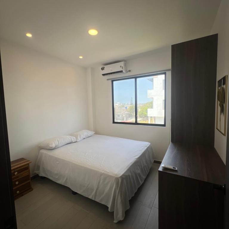 Suite Miramar 4 vista lateral al mar - One-Bedroom Apartment - 12