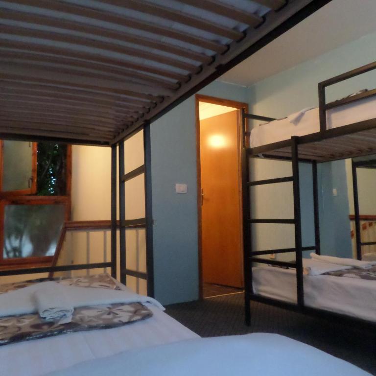 Guesthouse Titi Mostar - Budget Quadruple Room - 2