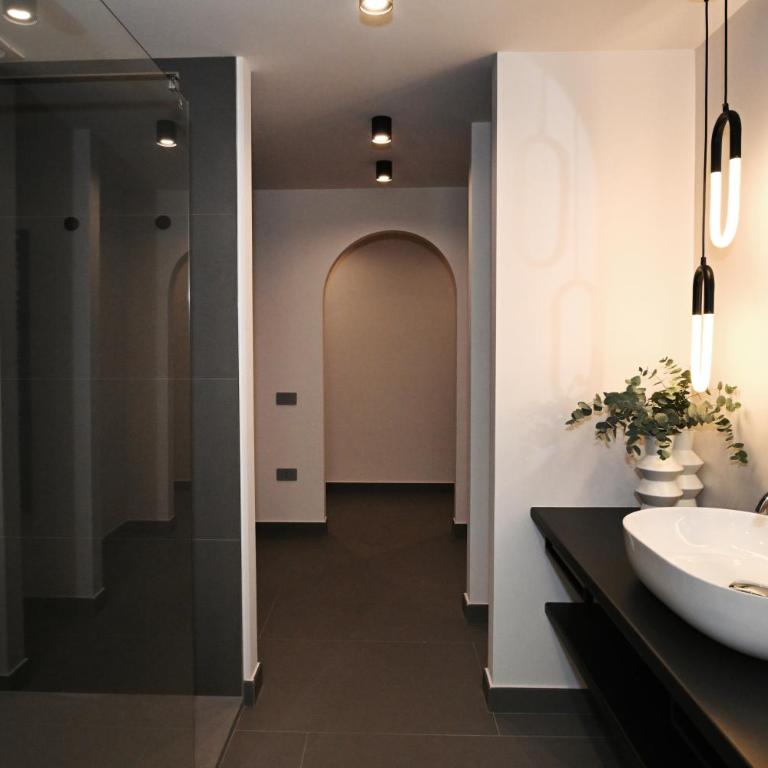 Rosa Marina rooms - Queen Room with Balcony - 3