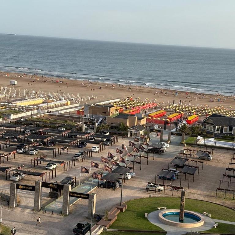 Departamento en Necochea 3 Ambientes con Vista Lateral al Mar - Two-Bedroom Apartment - 10