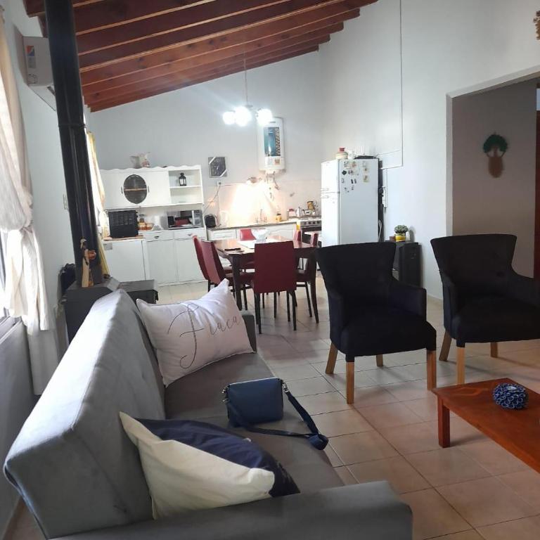 Amplia casa en el centro de San José de Jachal - Casa de 2 dormitorios - 1