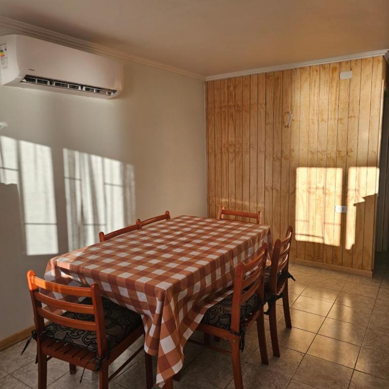 Lago Ranco, cabaña orilla de lago - Two-Bedroom House - 12