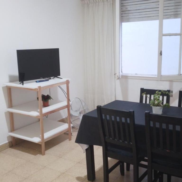 Microcentro Mar del Plata a pasos de la playa y peatonal - One-Bedroom Apartment - 2