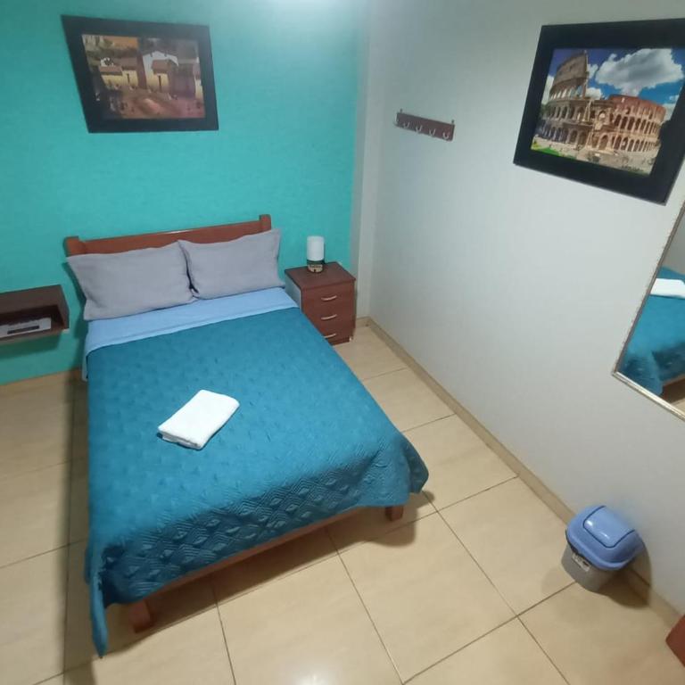 Across from Lima Airport - Free Pickup Only - A y J Familia - Superior Queen Room - 6