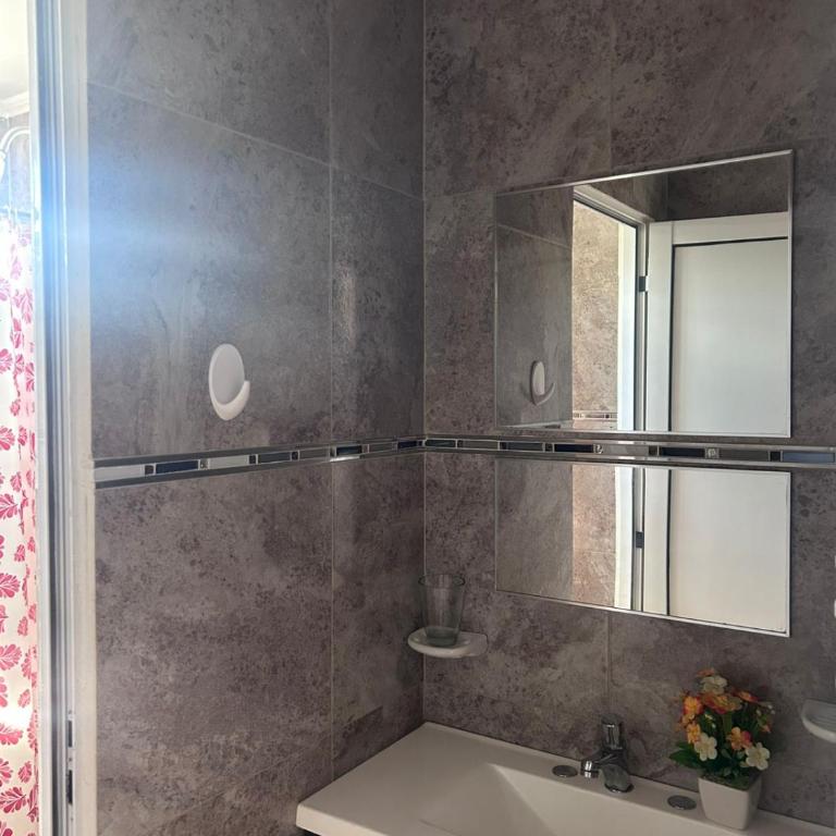 La Monona - One-Bedroom Apartment - 10