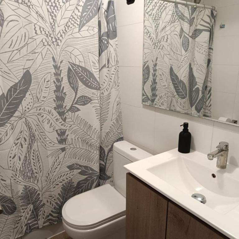 Santiago Centro 2H 2B full equipado y WiFie TV - Two-Bedroom Apartment - 17