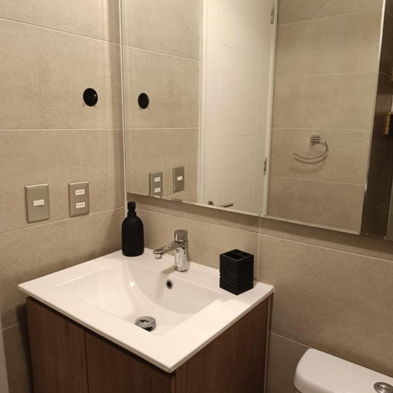 Santiago Centro 2H 2B full equipado y WiFie TV - Two-Bedroom Apartment - 18