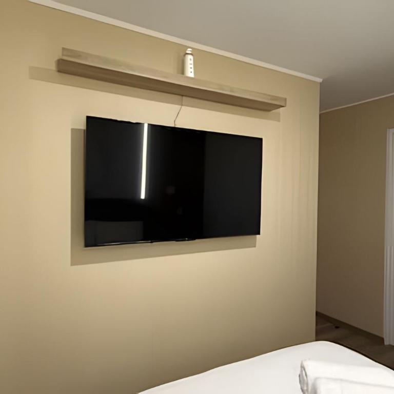 New & Spacious Apartment in Lince - Three-Bedroom Apartment - 60