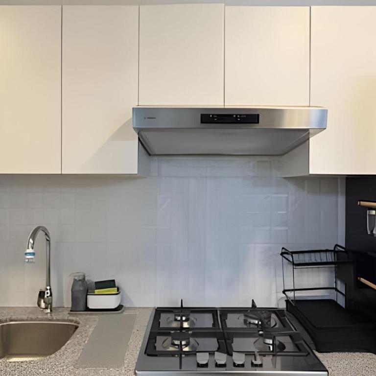 New & Spacious Apartment in Lince - Three-Bedroom Apartment - 75