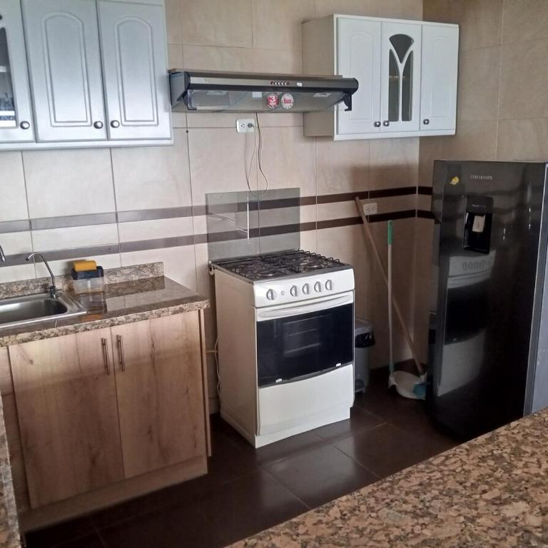 Panoramic view of Quito's north side - Three-Bedroom Apartment - 14