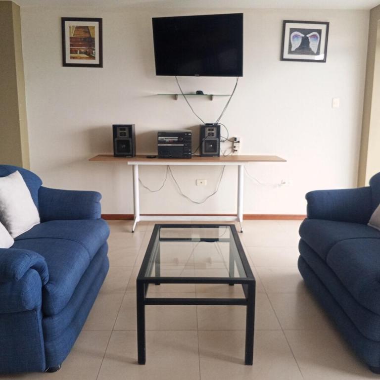Panoramic view of Quito's north side - Three-Bedroom Apartment - 20
