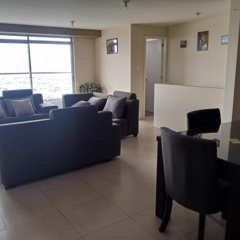 Panoramic view of Quito's north side - Three-Bedroom Apartment - 29