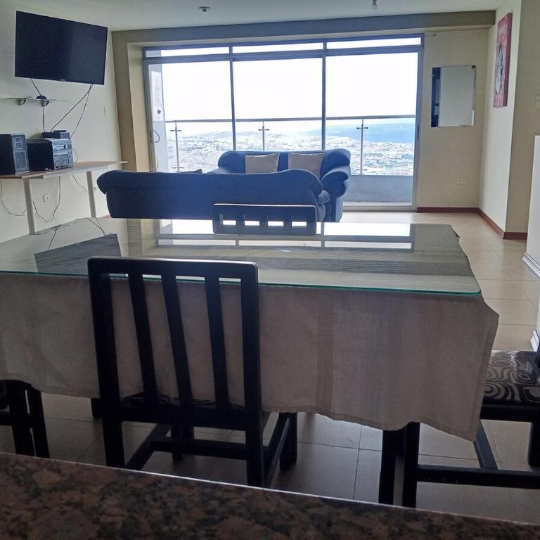 Panoramic view of Quito's north side - Three-Bedroom Apartment - 30