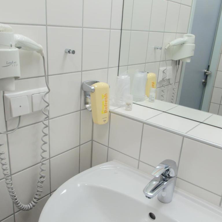 JUFA Hotel St Michael im Lungau - Dreibettzimmer - 3