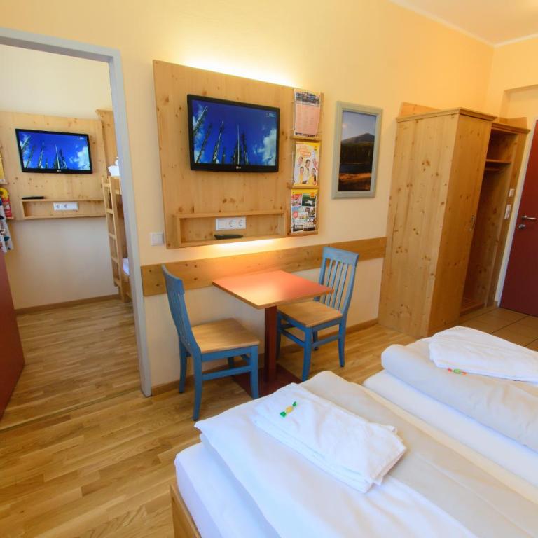 JUFA Hotel St Michael im Lungau - Vierbettzimmer - 2