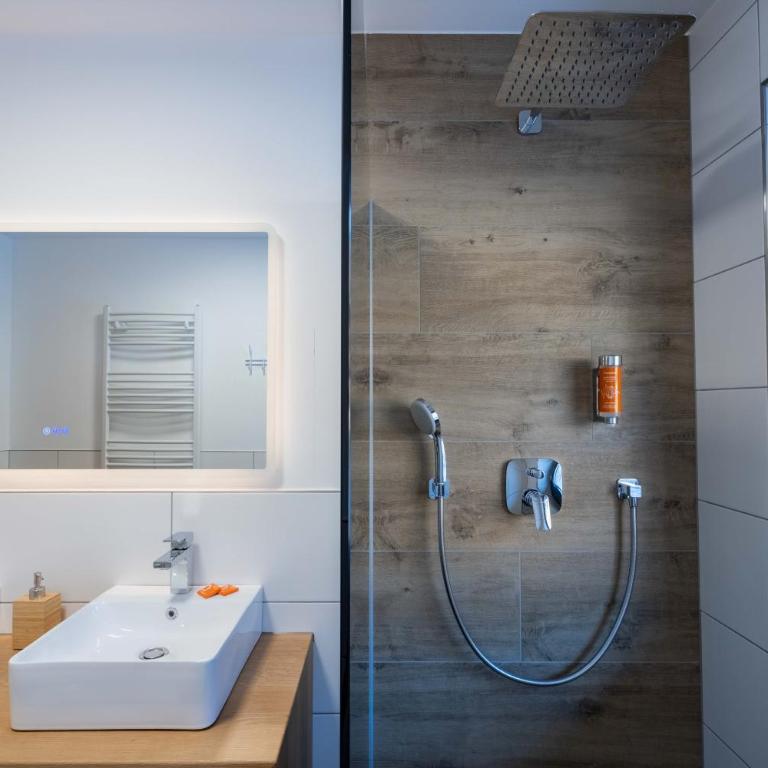Alpenglück Apartments by we rent, JOKERCARD INCLUDED - Two-Bedroom Apartment with Garden View - 25