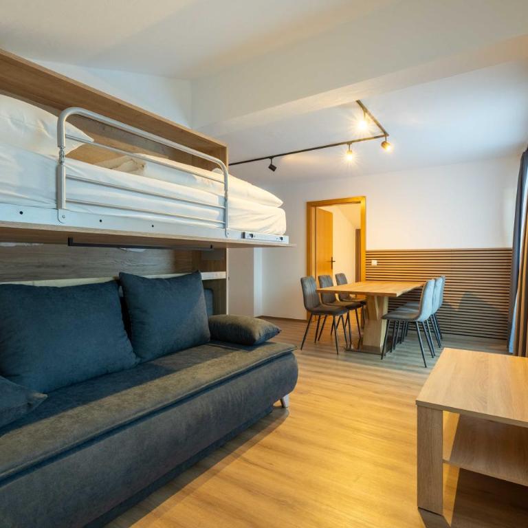 Alpenglück Apartments by we rent, JOKERCARD INCLUDED - Two-Bedroom Apartment with Balcony - 18