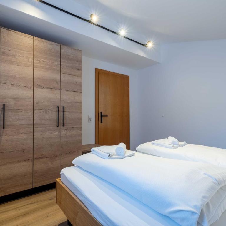 Alpenglück Apartments by we rent, JOKERCARD INCLUDED - Two-Bedroom Apartment with Balcony - 14