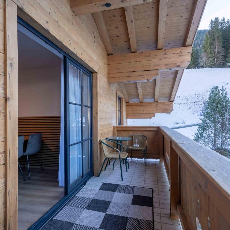 Alpenglück Apartments by we rent, JOKERCARD INCLUDED - Two-Bedroom Apartment with Balcony - 13