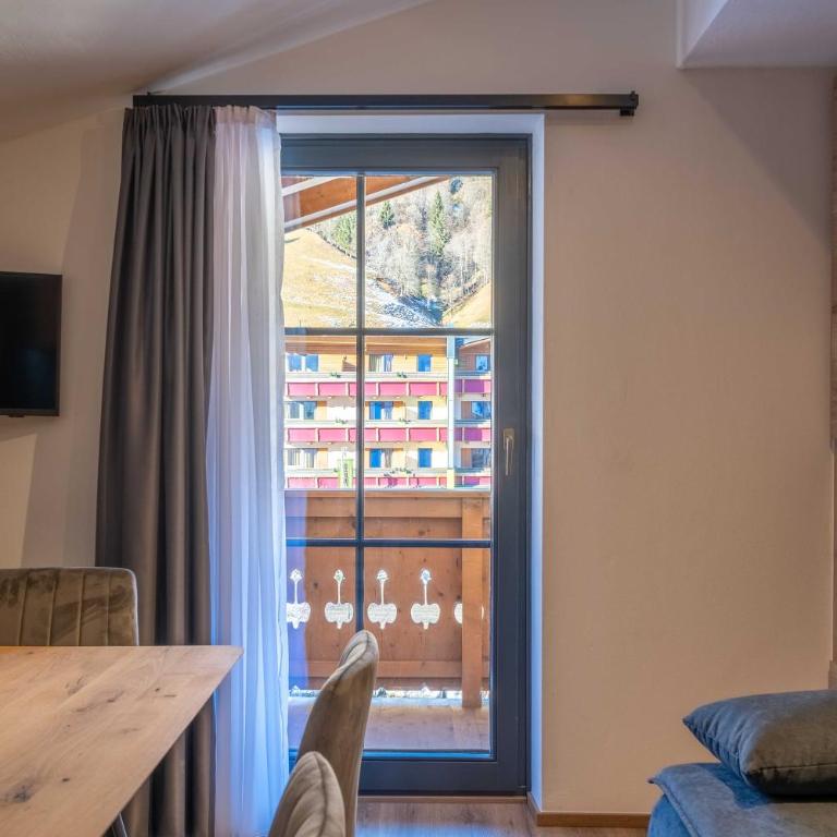 Alpenglück Apartments by we rent, JOKERCARD INCLUDED - Two-Bedroom Apartment with Mountain View - 18