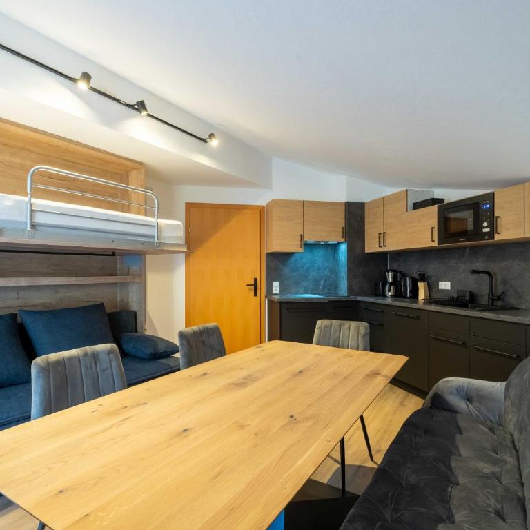 Alpenglück Apartments by we rent, JOKERCARD INCLUDED - Two-Bedroom Apartment with Mountain View - 20