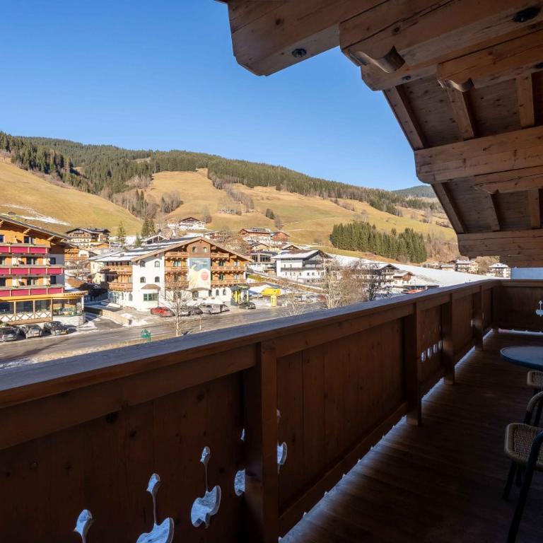 Alpenglück Apartments by we rent, JOKERCARD INCLUDED - Two-Bedroom Apartment with Mountain View - 28