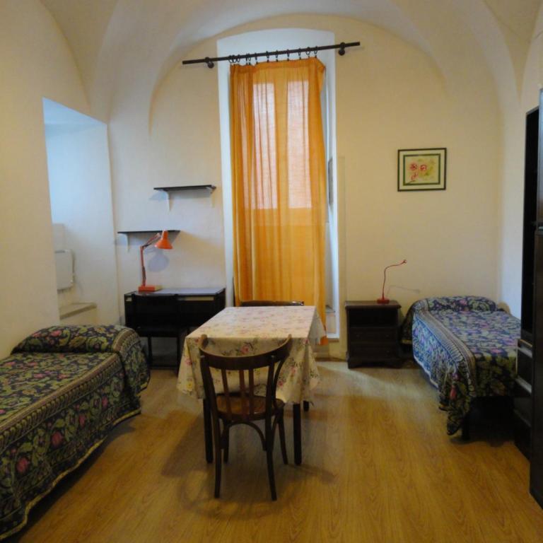 Casa Mariotti - Camera Matrimoniale/Doppia con Letti Singoli con Bagno in Comune - 4