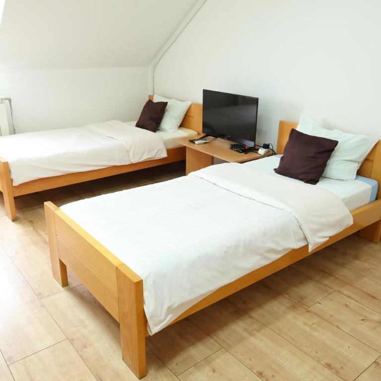 MK Star Boutique Hotel - Quadruple Room - 1