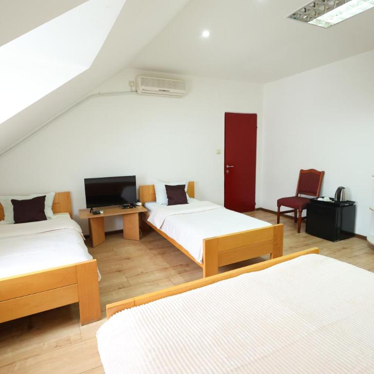 MK Star Boutique Hotel - Quadruple Room - 3