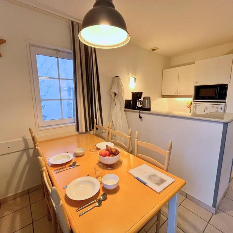 Charmante maison de vacances avec accès piscine - Two-Bedroom House - 4