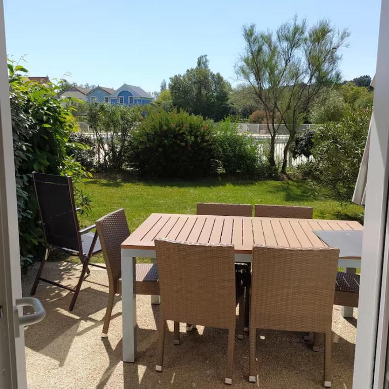 Charmante maison de vacances avec accès piscine - Two-Bedroom House - 2