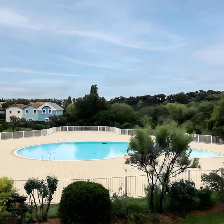 Charmante maison de vacances avec accès piscine - Two-Bedroom House - 3