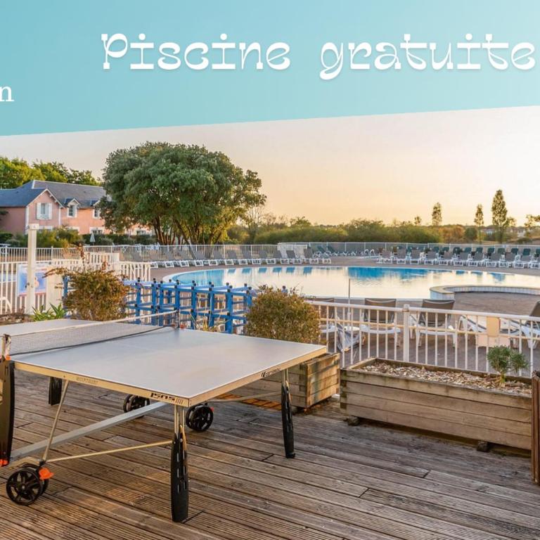 Charmante maison de vacances avec accès piscine - Two-Bedroom House - 21