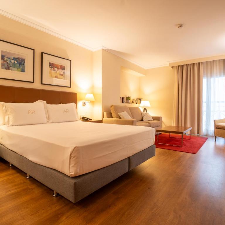 Aparto-Hotel Rosales - Superior Double Room - 4