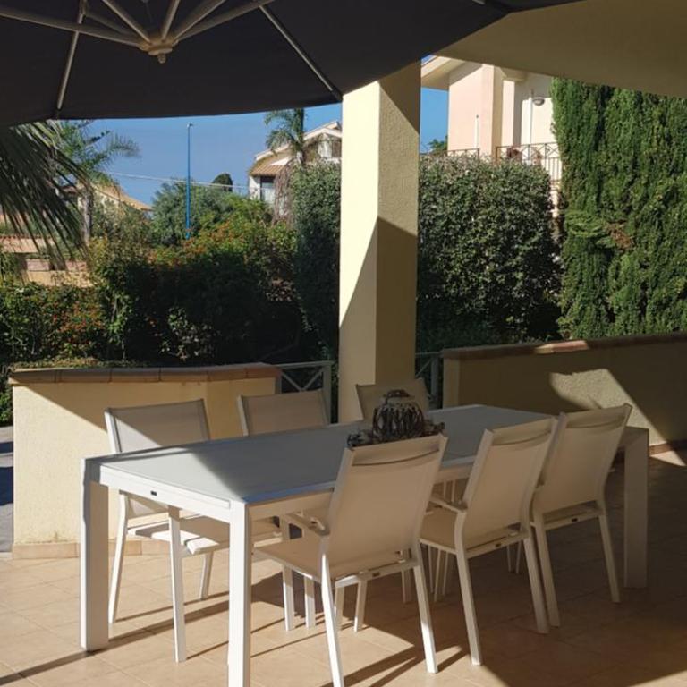 WELCOME In - Three-Bedroom Villa - 2