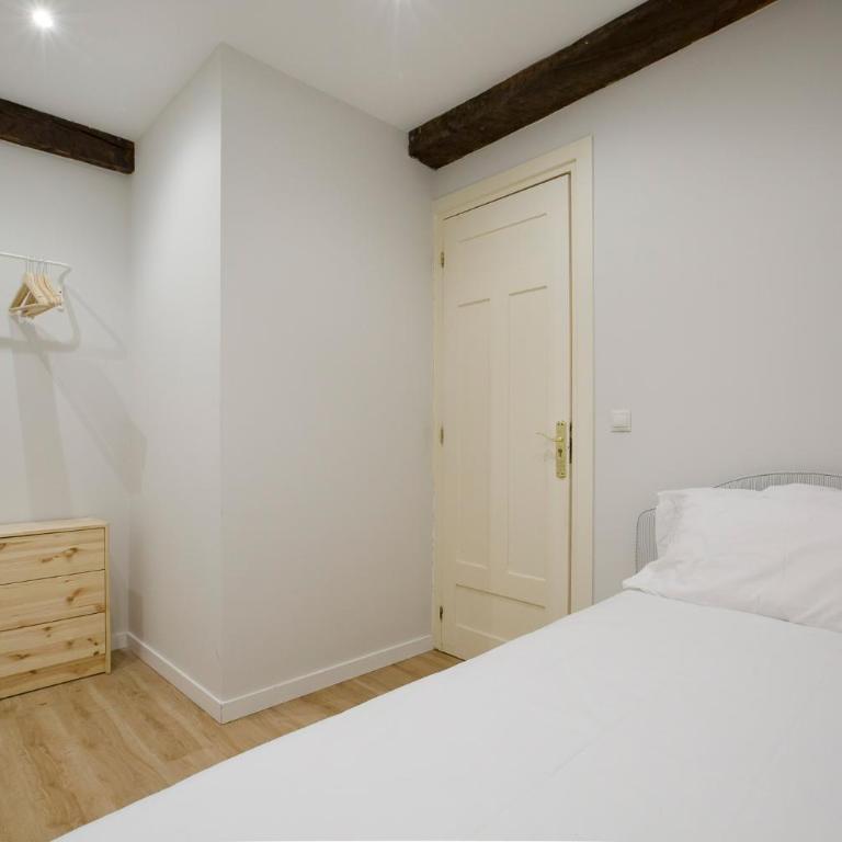 Lufia Flats 3 - Four-Room Apartment - 20
