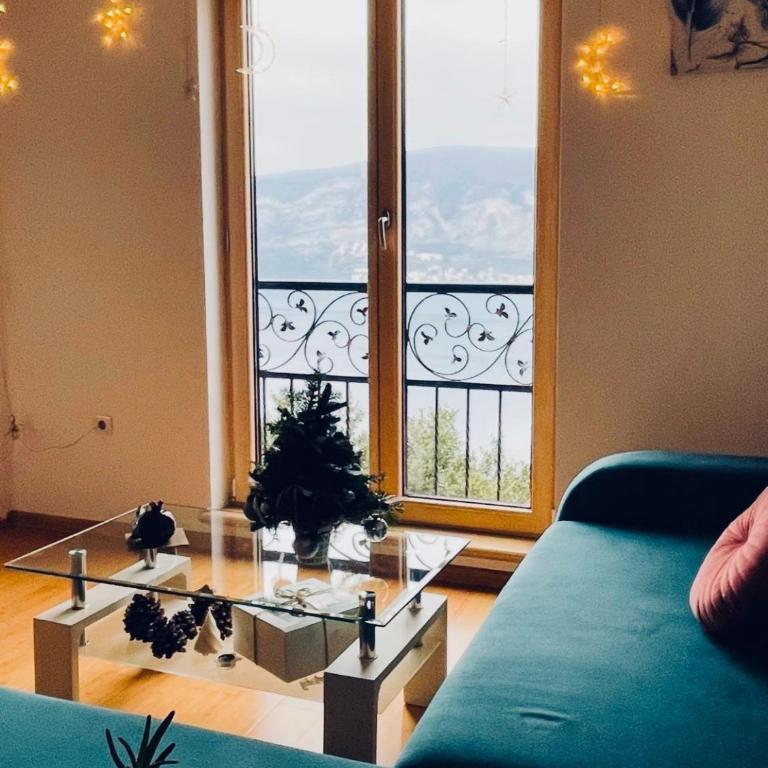 Sunny Bay Apartments - One-Bedroom Apartment with Sea View and Balcony - 8