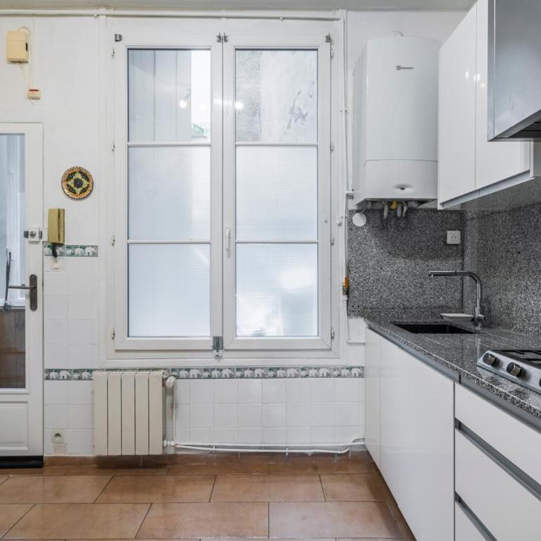 Paris Center Loft - One-Bedroom Apartment - 11