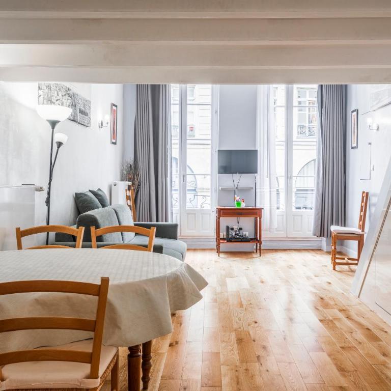 Paris Center Loft - One-Bedroom Apartment - 10