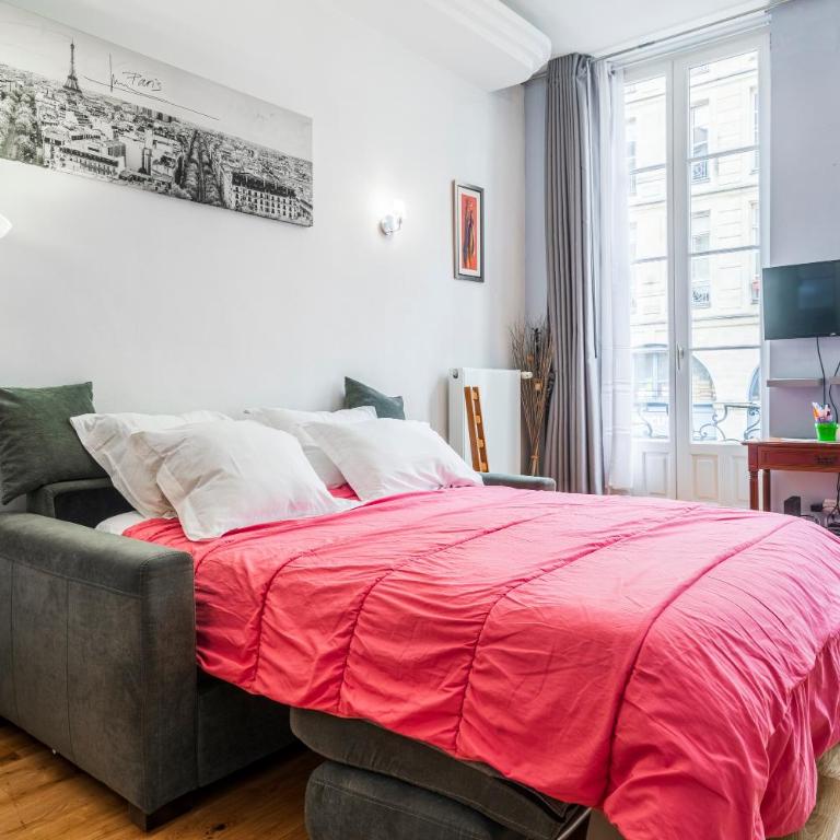 Paris Center Loft - One-Bedroom Apartment - 6