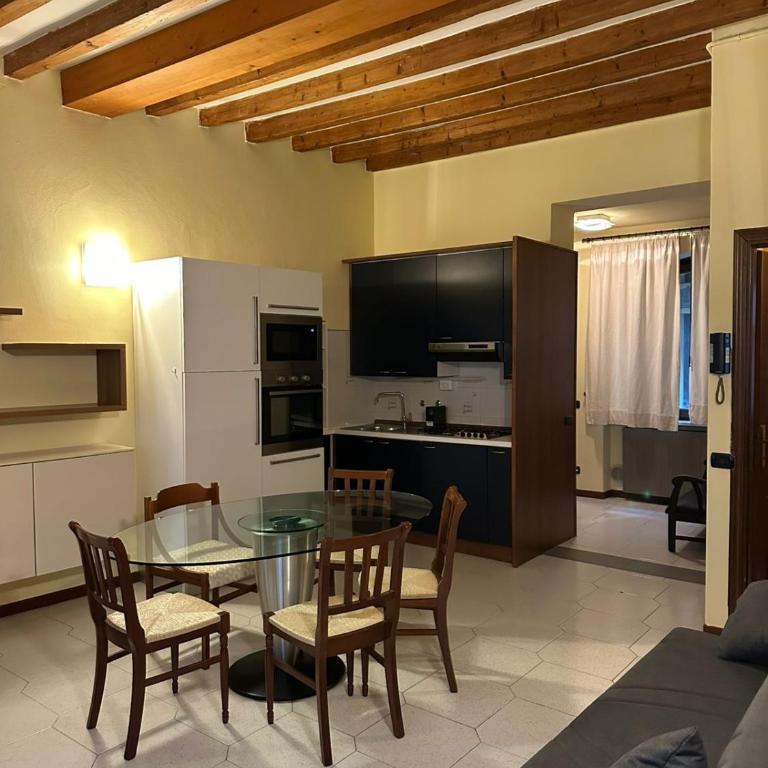 Johnny Suite 4 - One-Bedroom Apartment - 4