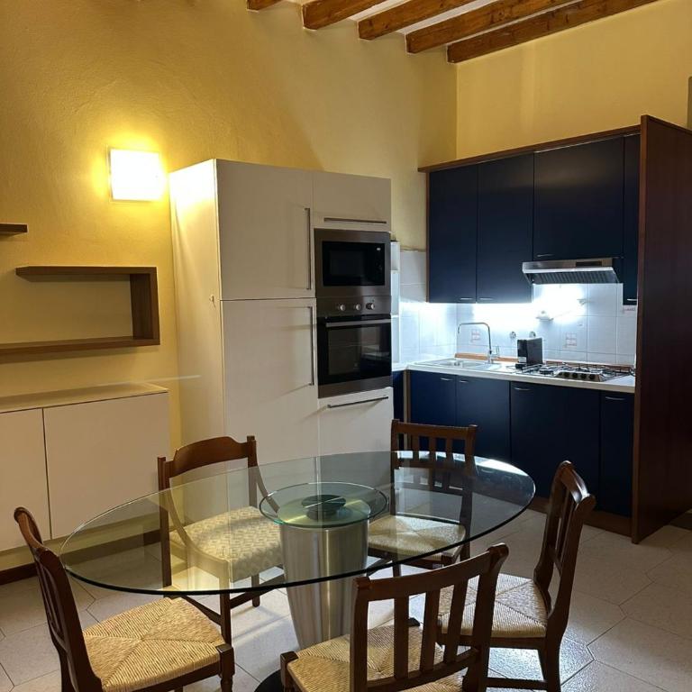 Johnny Suite 4 - One-Bedroom Apartment - 18