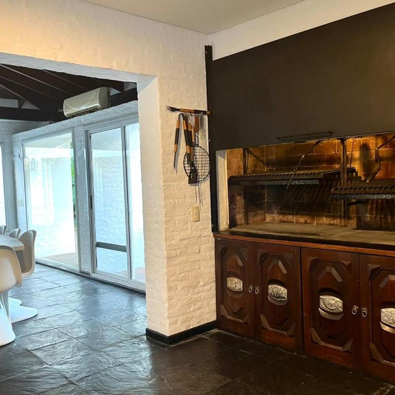 Iconico Chalet en Golf Club Privado, Pilar - Four-Bedroom House - 4